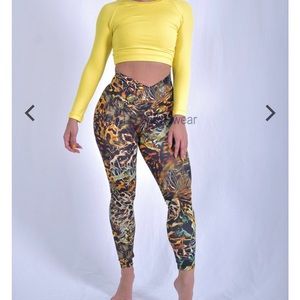 CLS Sportswear Small Elite Shape Fuego Leggings NWOT